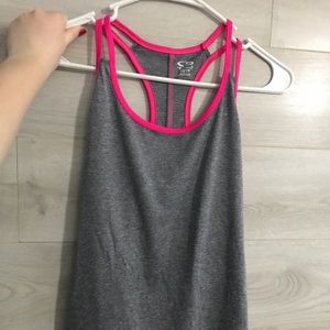 Women’s workout tank top